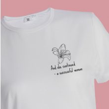 And she continued póló