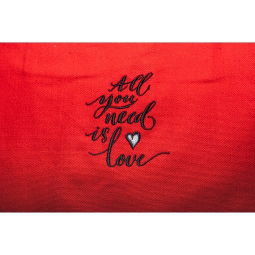 All you need is love válltáska