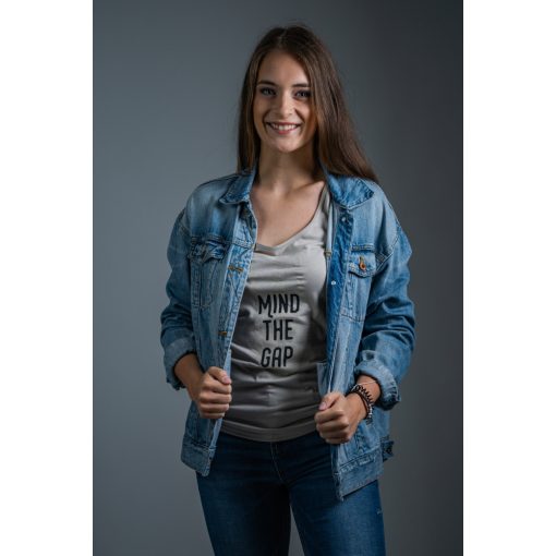 Mind a gap sötétben világító mintájú póló 