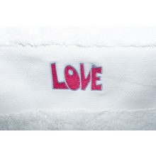 Love hímzett törölköző